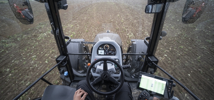 Бренд Valtra® представляет новую систему управления движением Wayline Assistant 
