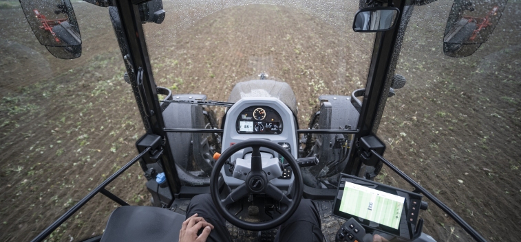 Бренд Valtra® представляет новую систему управления движением Wayline Assistant 