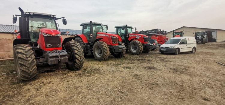 AGCO-RM поставила тракторы Massey Ferguson® компании «Азот-Агро» для практического внедрения инновационных технологий в сельском хозяйстве