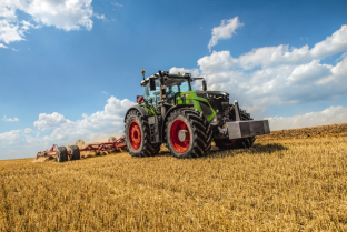 AGCO-RM и АГКО Финанс предлагают тракторы  Fendt® и Valtra® в лизинг с каникулами