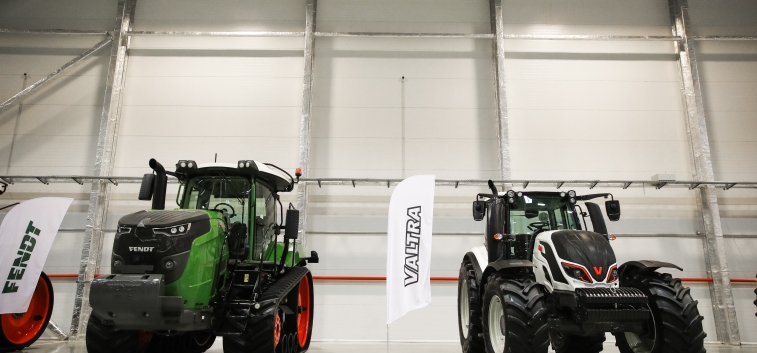 AGCO-RM представило полную линейку техники брендов Fendt®, Massey Ferguson® и Valtra® на октябрьских клиентских мероприятиях