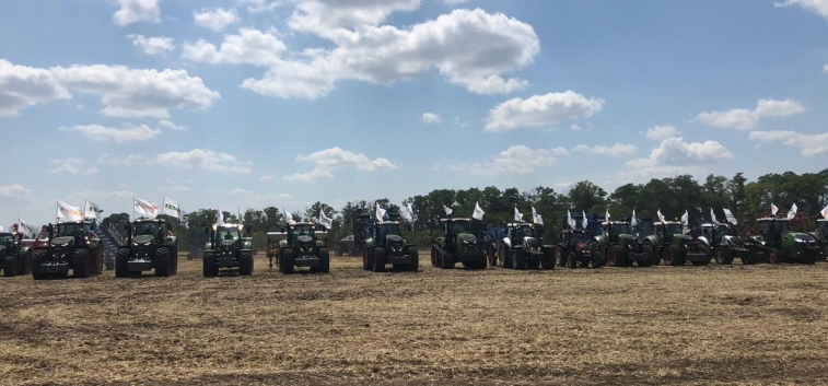 Официальный дилер AGCO-RM провел День поля Fendt® и Valtra® в Краснодарском крае