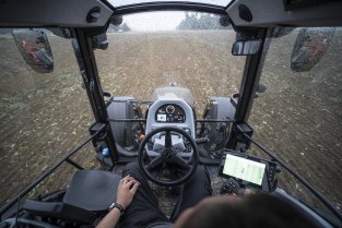 Бренд Valtra® представляет новую систему управления движением Wayline Assistant 