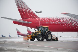 Техника Valtra обслуживает аэропорты от Москвы до Владивостока