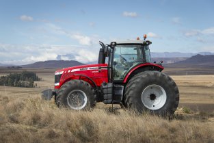 Тракторы Massey Ferguson 6713 и 8690 представили на «Дне Тульского поля – 2018»