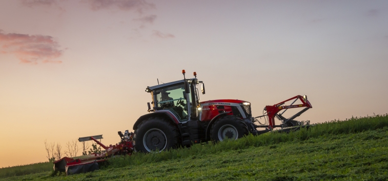 Трактор Massey Ferguson 8S.265 получил звание «Трактор 2021 года»