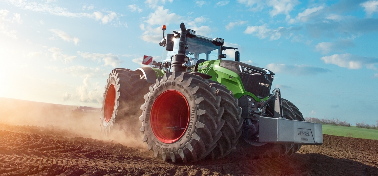 Первый трактор Fendt 1050® Vario поставили в Свердловскую область