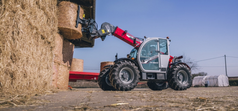 Massey Ferguson выпустил новую линейку телескопических погрузчиков MF TH