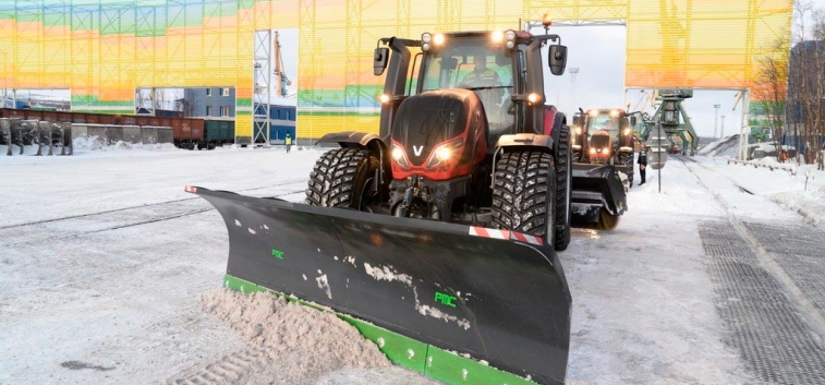 Мурманский морской торговый порт принял в эксплуатацию трактор Valtra®  Т144