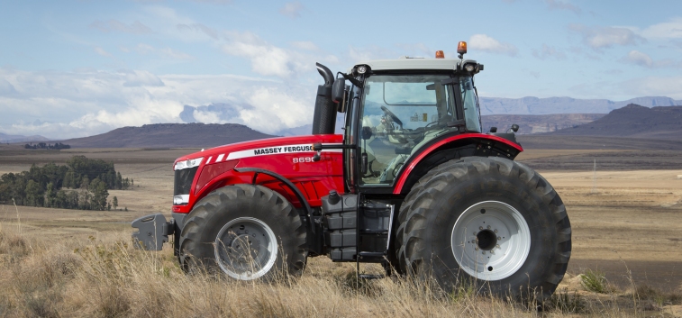 Тракторы Massey Ferguson 6713 и 8690 представили на «Дне Тульского поля – 2018»