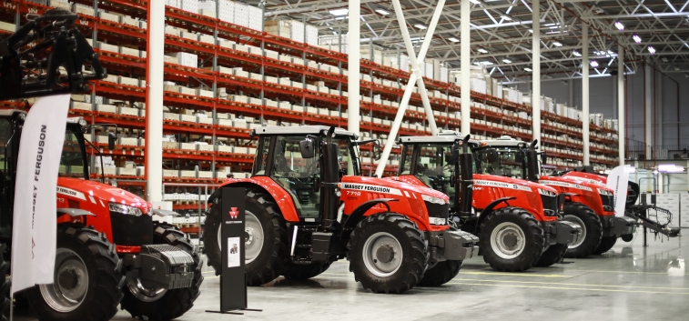 AGCO-RM представило полную линейку техники брендов Fendt®, Massey Ferguson® и Valtra® на октябрьских клиентских мероприятиях