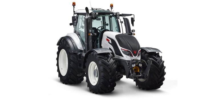 AGCO-RM сообщает о поставке трактора Valtra T194A REDLINE в аэропорт Ямала